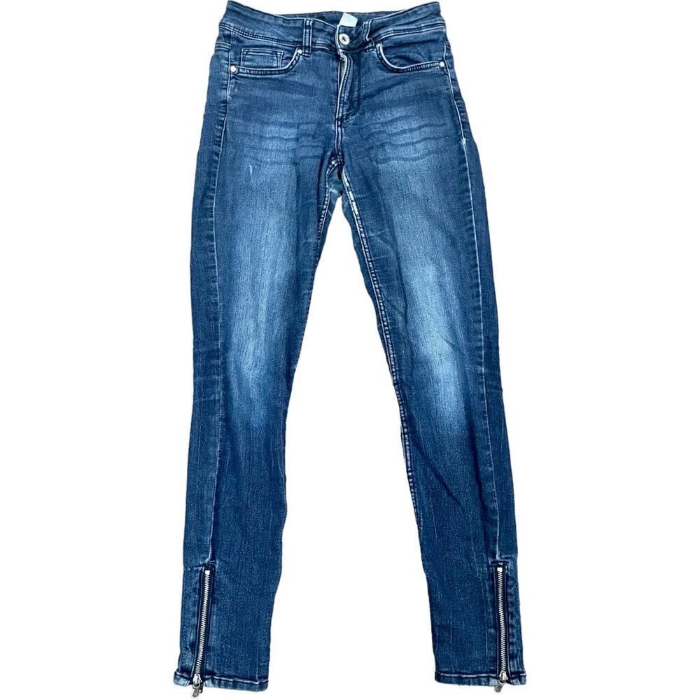 Divided H&M Ladies Stretch Jean Pant. Size 6